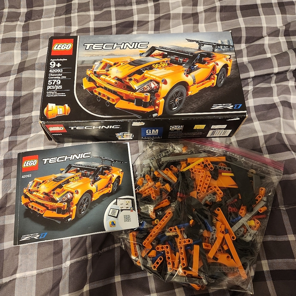 LEGO Corvette ZR1 Technic 2-1 Set